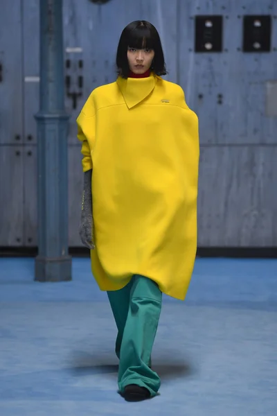 Look 23